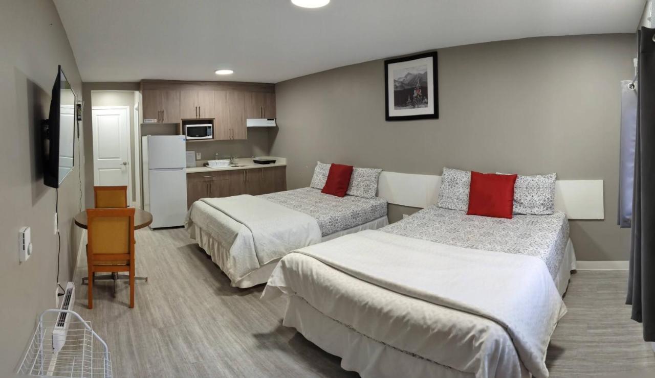 Riverside Motel Медисин-Гат Екстер'єр фото