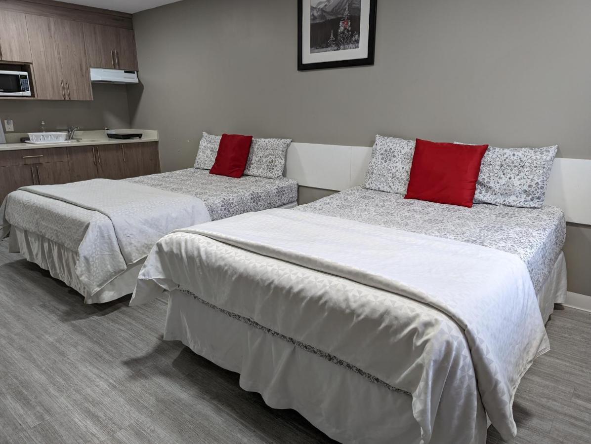 Riverside Motel Медисин-Гат Екстер'єр фото