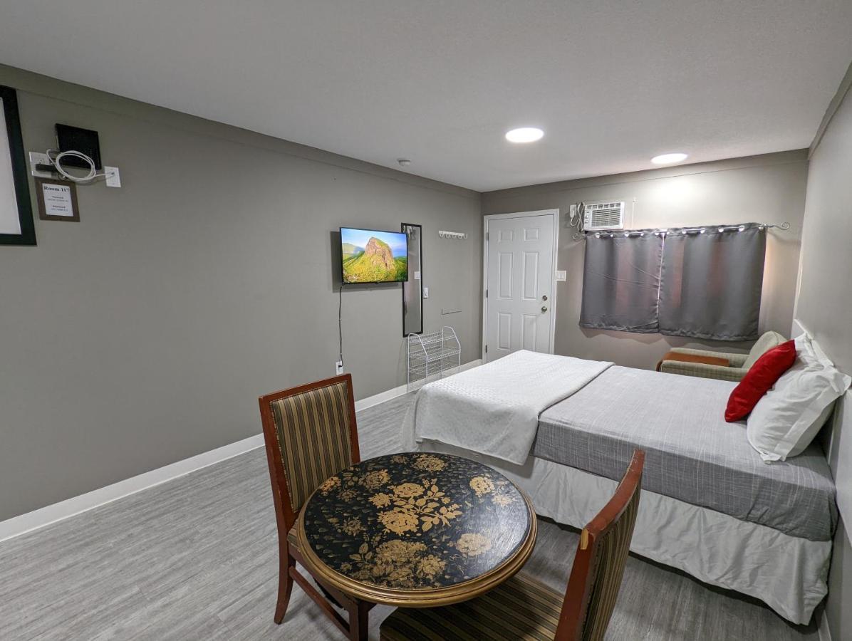 Riverside Motel Медисин-Гат Екстер'єр фото