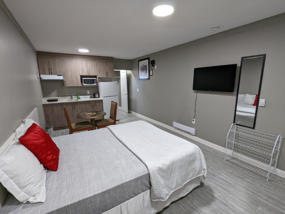 Riverside Motel Медисин-Гат Екстер'єр фото