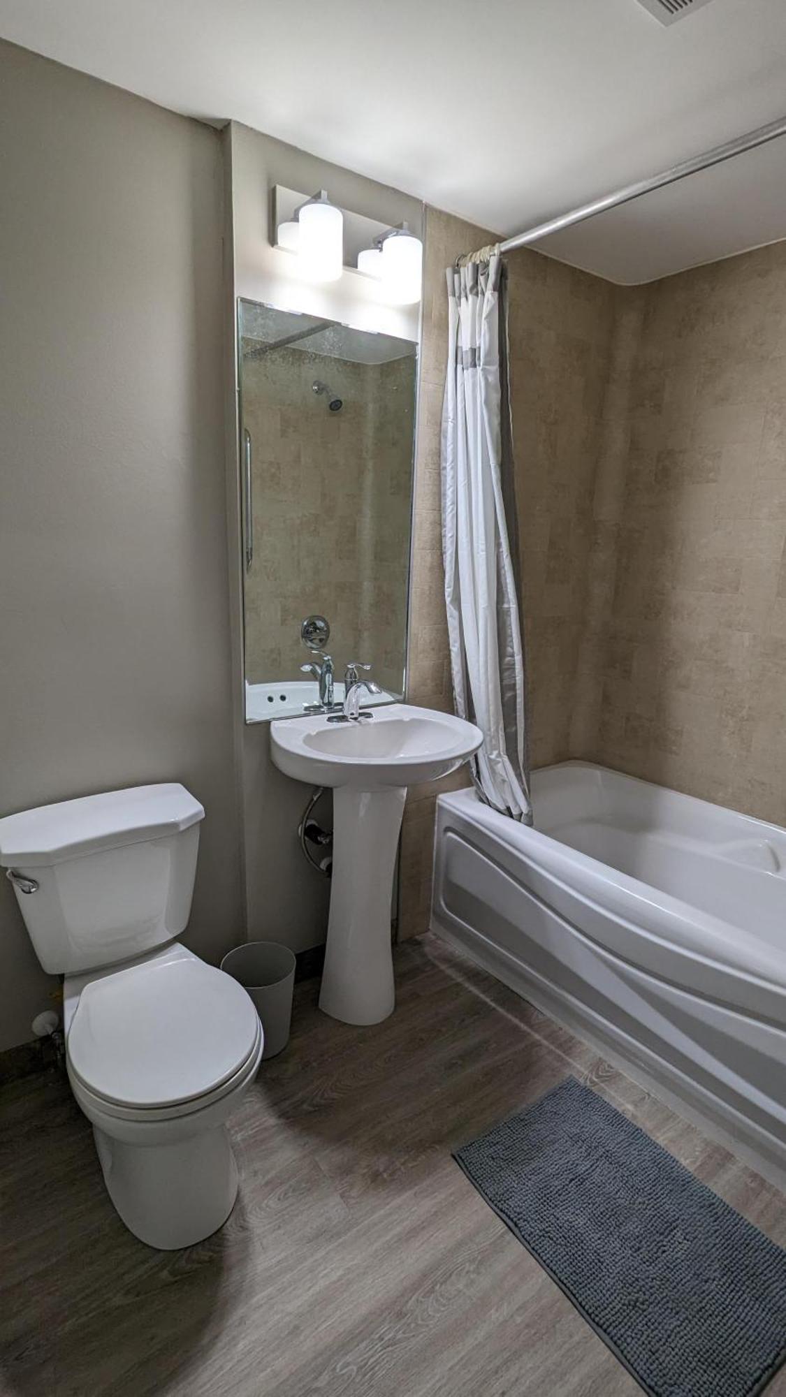 Riverside Motel Медисин-Гат Номер фото